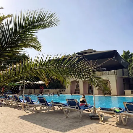 Sc Club Village מלון דירות 3*